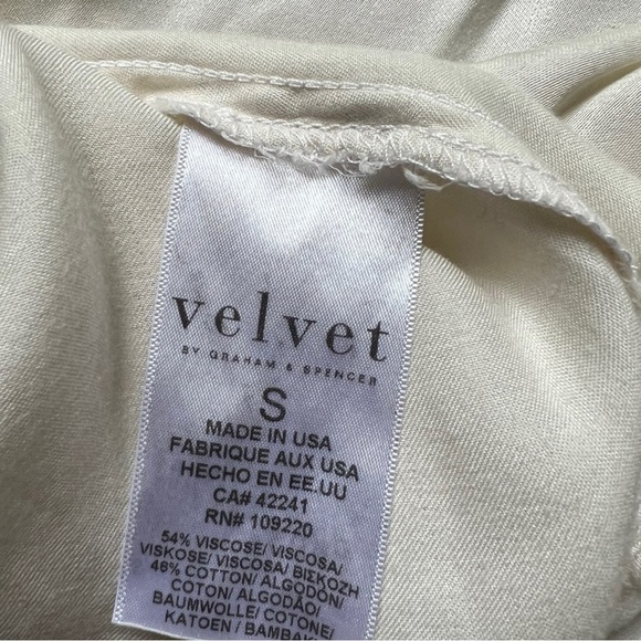 Velvet by Graham & Spencer Josey Blouse Cream Size Small Minimalist - Picture 9 of 9